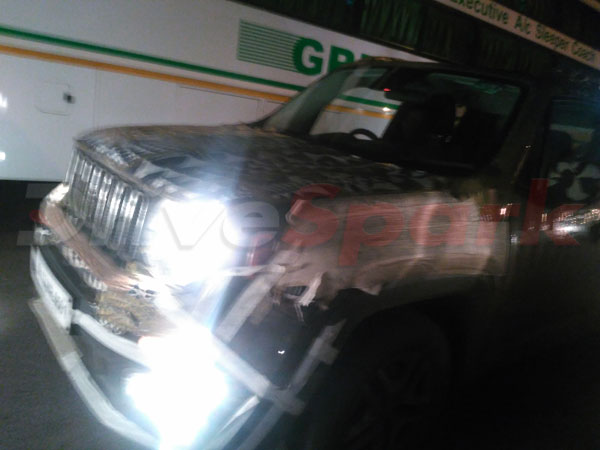 எமது கேமரா கண்ணில் சிக்கிய ஜீப் ரெனிகேட் எஸ்யூவி