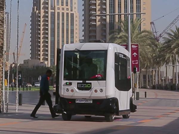 துபாயில் டிரைவரில்லா பஸ் சோதனை ஓட்டம்: இலவச பயணம்!