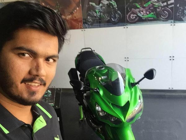 டெமோ பைக்கை அதிரடியாக டெலிவிரி பெற்ற சென்னை இளைஞர்!