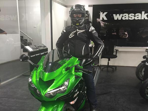 டெமோ பைக்கை அதிரடியாக டெலிவிரி பெற்ற சென்னை இளைஞர்!