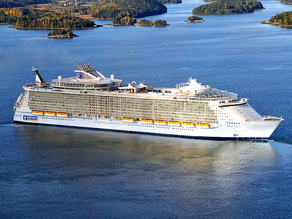  சொகுசு கப்பல்களின் அழுக்குப் பக்கங்கள்!