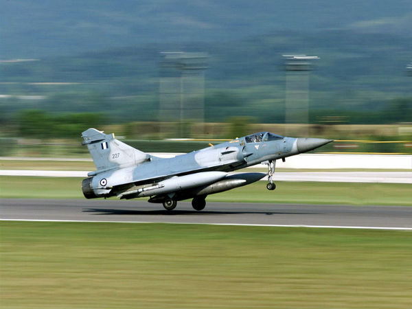 எதிரிகளுக்கு அபாயகரமான இந்தியாவின் டாப் 5 போர் விமானங்கள்!