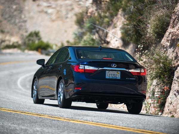 டொயோட்டா பெரும் ஆதாயம்;