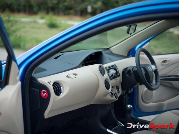 புதிய டொயோட்டா லிவா கார் எவ்வாறு மேம்பட்டுள்ளது?