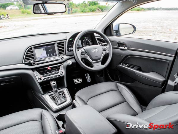  புதிய தலைமுறை ஹூண்டாய் எலான்ட்ரா காரின் விமர்சனம்!