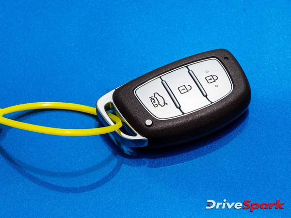  புதிய தலைமுறை ஹூண்டாய் எலான்ட்ரா காரின் விமர்சனம்!