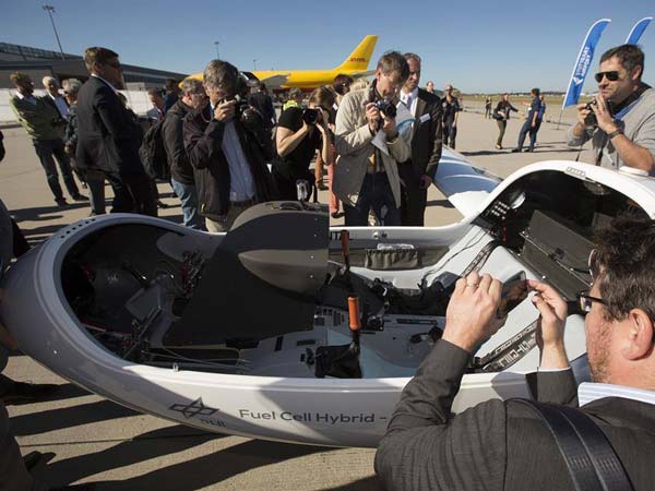 ஹைட்ரஜனில் இயங்கும் உலகின் முதல் 4 சீட்டர் விமானம்!