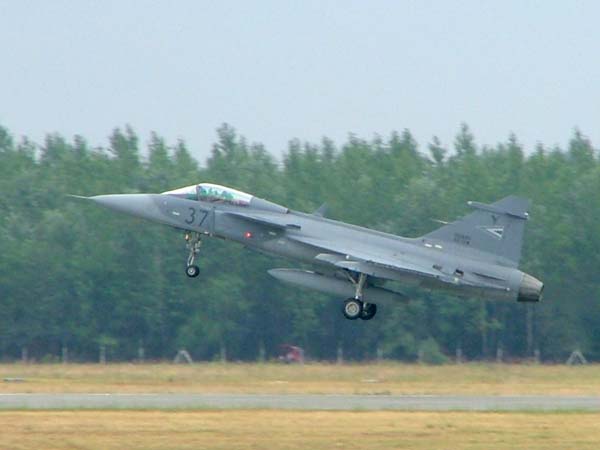  இந்தியாவிற்கு வர துடிக்கும் சாப் கிரிபென் போர் விமானத்தின் சிறப்புகள்!