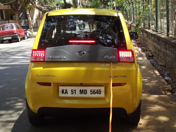 மின்சார கார்களின் சாதக, பாதக விஷயங்கள் மின்சார கார்களின் சாதக, பாதக விஷயங்கள்