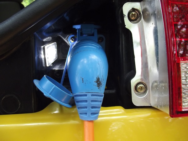 மின்சார கார்களின் சாதக, பாதக விஷயங்கள் மின்சார கார்களின் சாதக, பாதக விஷயங்கள்