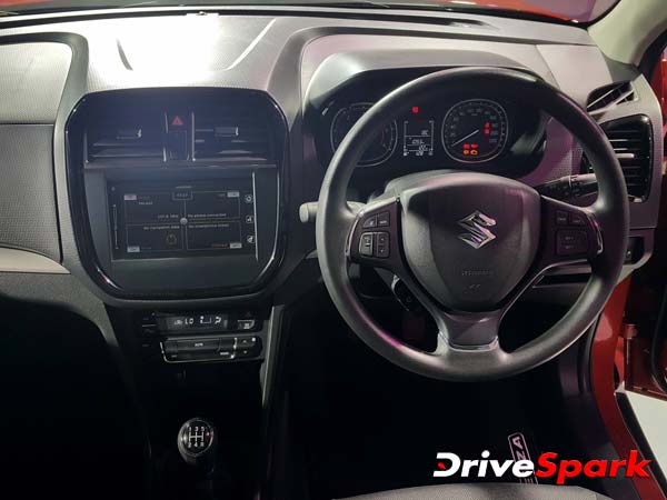 சிறப்பு அம்சங்கள்;