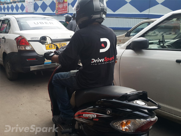  கொல்கத்தாவில், துர்காபூஜையை டிவிஎஸ் வீகோவுடன் கொண்டாடிய டிரைவ்ஸ்பார்க்!