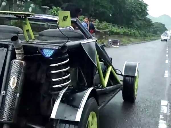  யூ- ட்யூப் வீடியோவை பார்த்தே சொந்தமாக கார் தயாரித்த மும்பை மாணவர்!