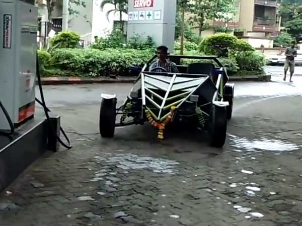  யூ- ட்யூப் வீடியோவை பார்த்தே சொந்தமாக கார் தயாரித்த மும்பை மாணவர்!