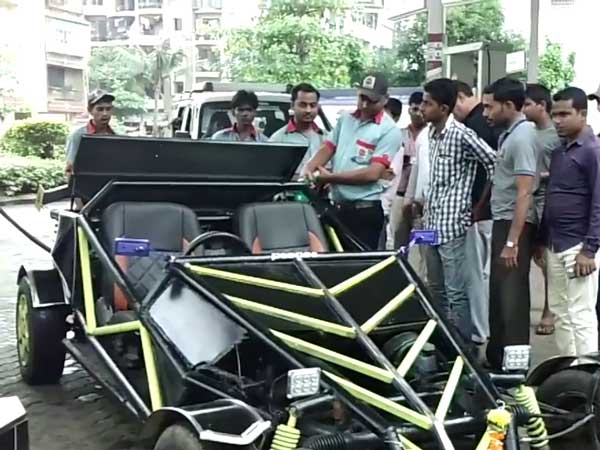  யூ- ட்யூப் வீடியோவை பார்த்தே சொந்தமாக கார் தயாரித்த மும்பை மாணவர்!