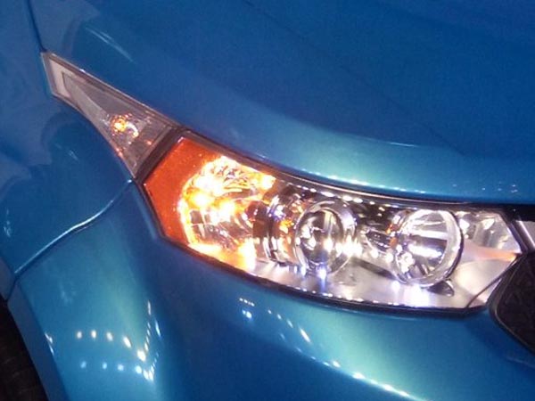 4 கதவுகளுடன் புதிய மஹிந்திரா எலக்ட்ரிக் கார் அறிமுகம்