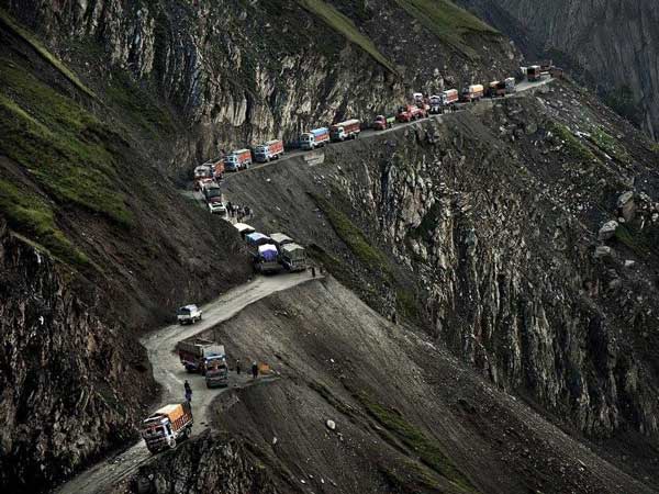  01. சோஜி லா கணவாய்