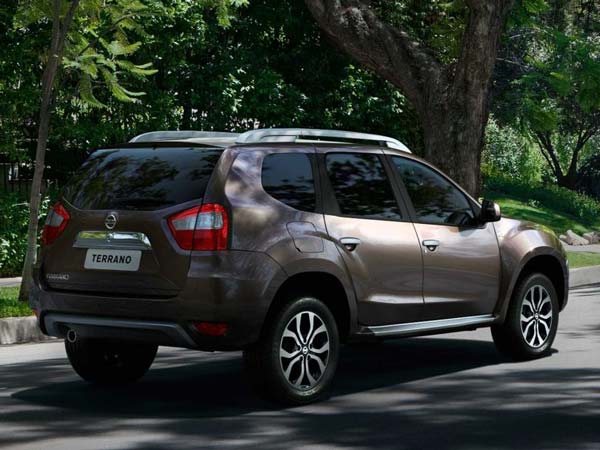 நிசான் டெரானோ ஏஎம்டி கியர்பாக்ஸ் மாடல் விற்பனைக்கு வந்தது - விபரம்!