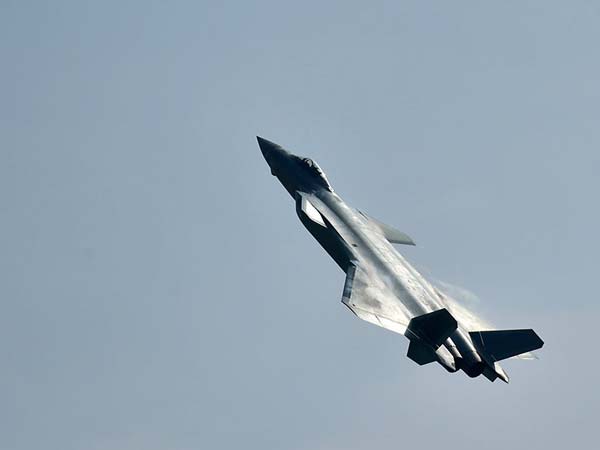 ஜே20 ஐந்தாம் தலைமுறை விமானத்தை அறிமுகப்படுத்திய சீனா...