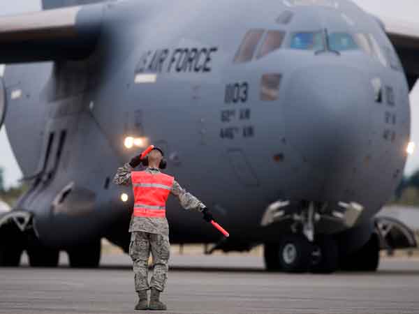 போயிங் சி17 குளோப்மாஸ்டர் ராணுவ விமானத்தின் சிறப்பம்சங்கள் 