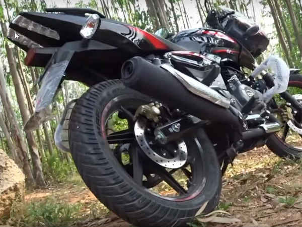  புதிய பஜாஜ் பல்சர் 180 பைக்கின் படங்கள் கசிந்தன... மாற்றங்கள் என்னென்ன?