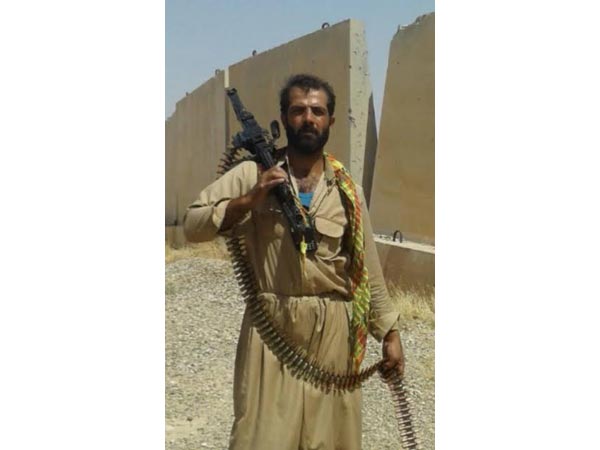  ஐஎஸ் தீவிரவாதிகள் தாக்குதல்: ஆபத்பாந்தவானாக மாறிய பிஎம்டபிள்யூ கார்!