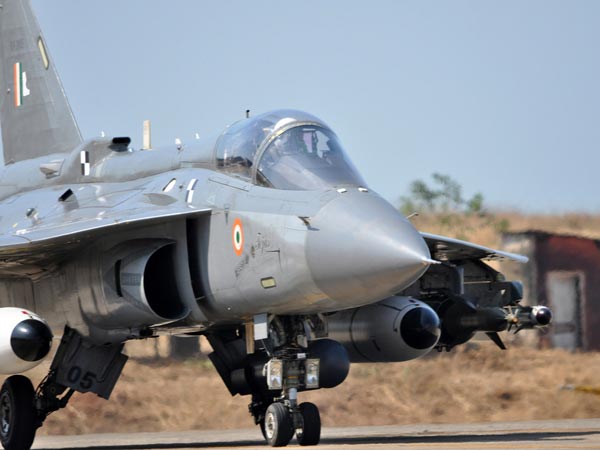 ரேடார் கண்களில் சிக்காத ஐந்தாம் தலைமுறை தேஜஸ் விமானம்!