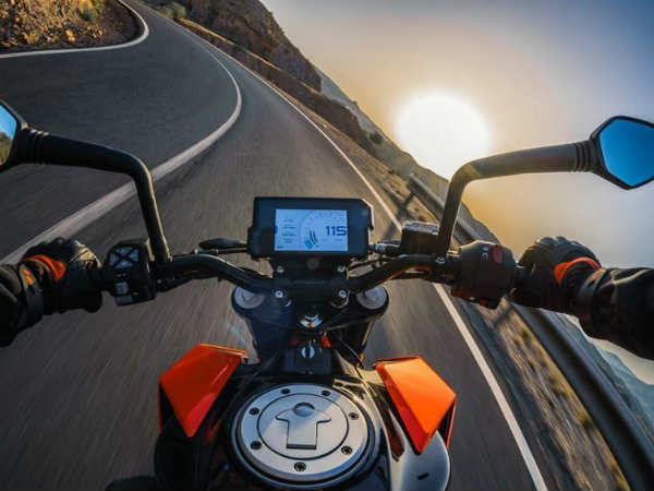  புதிய கேடிஎம் ட்யூக் 390 பைக் அறிமுகம்: படங்களுடன் தகவல்கள்!