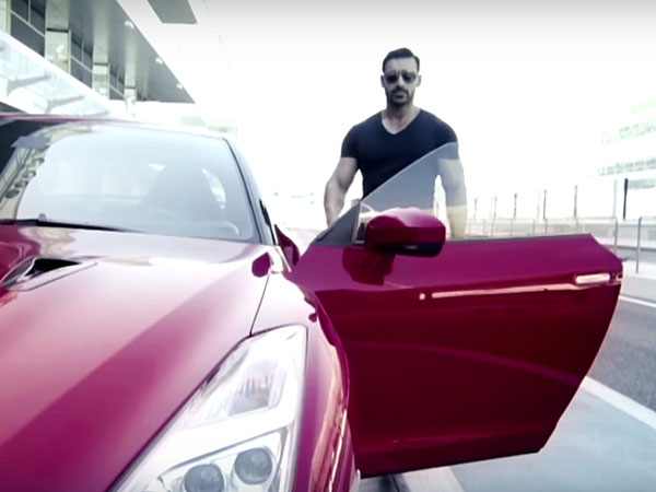 நிசான் ஜிடிஆர் ஸ்போர்ட்ஸ் காரை புக்கிங் செய்த நடிகர் ஜான் ஆபிரஹாம்!