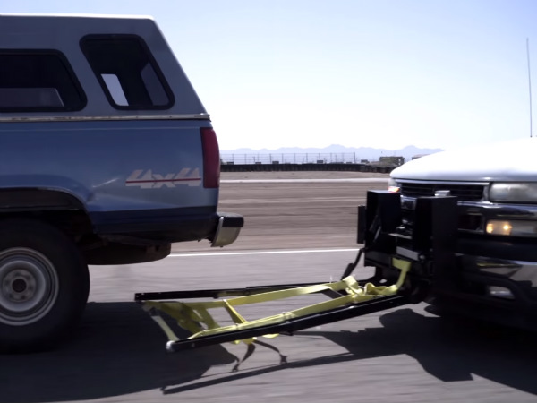  'தூண்டில்' போட்டு கார் பிடிக்கப்போகும் அமெரிக்க போலீஸ்!