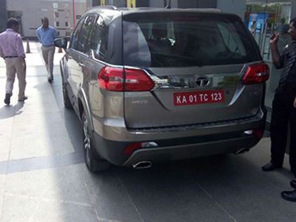  டாடா ஹெக்ஸா எஸ்யூவி பெங்களூர் டீலர்ஷிப்பில் தரிசனம்!