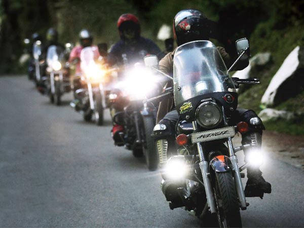  05. பஜாஜ் அவென்ஜர் 220 க்ரூஸ்