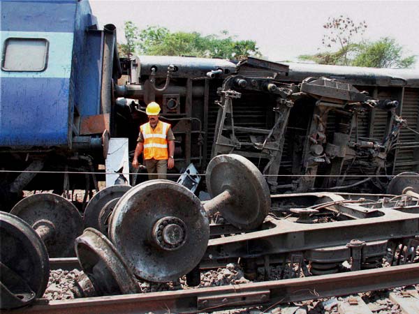 விபத்துக்களை தடுக்க ரயில் எஞ்சின்களில் அதிநவீன எச்சரிக்கை சாதனம்!