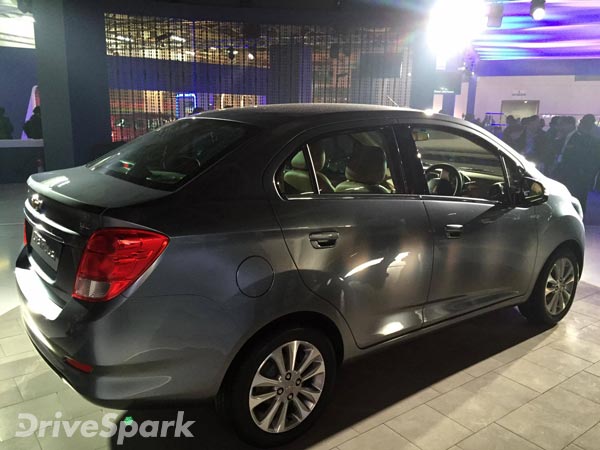 செவர்லே எசென்சியா காம்பேக்ட் செடான் காரின் அறிமுகம் எப்போது? செவர்லே எசென்சியா காம்பேக்ட் செடான் காரின் அறிமுகம் எப்போது?