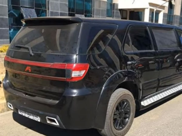 லிமோசின் அவதாரத்தில் டொயோட்டா ஃபார்ச்சூனர்!