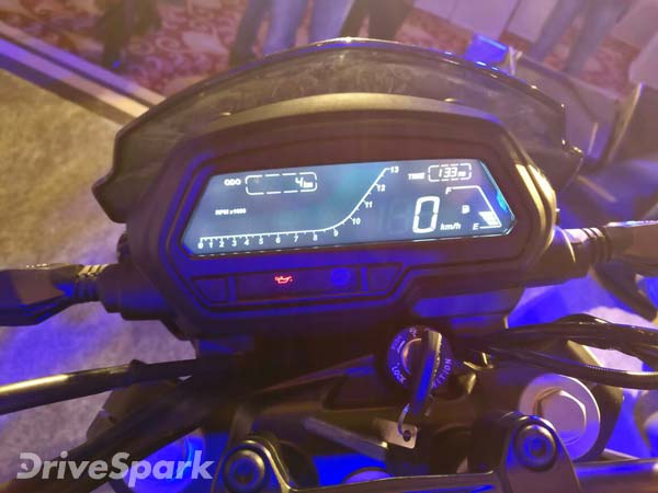  சென்னை உள்பட முக்கிய நகரங்களில் பஜாஜ் டோமினார் பைக்கின் விலை விபரம்!