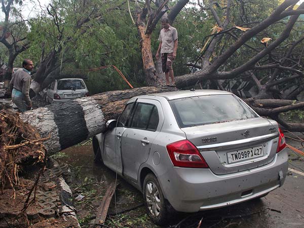 வர்தா கற்றுத் தந்த பாடம்: கார் இன்ஸ்யூரன்ஸ் பற்றிய சில கூடுதல் தகவல்கள்! வர்தா கற்றுத் தந்த பாடம்: கார் இன்ஸ்யூரன்ஸ் பற்றிய சில கூடுதல் தகவல்கள்!