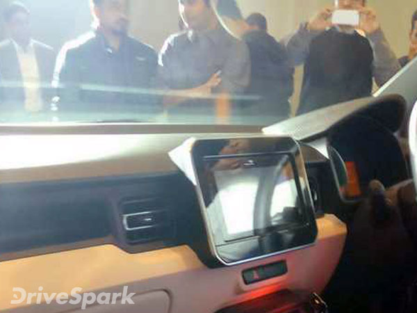 மாருதி இக்னிஸ் காரின் பிரத்யேக படங்கள்!