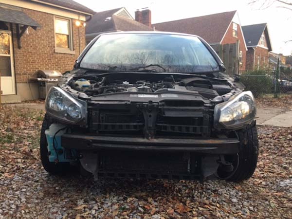  ஃபோக்ஸ்வேகன் கோல்ஃப் காரை பார்ட் பார்ட்டாக கழற்றிய வாடிக்கையாளர்!