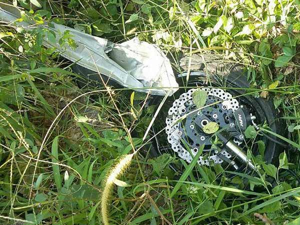 மாருதி ஆல்ட்டோ காருடன் பயங்கரமாக மோதிய சூப்பர் பைக்குகள்... ஒருவர் பலி!