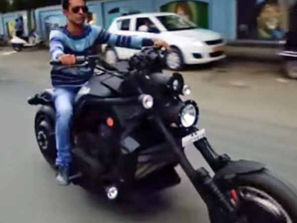  8 ஆண்டுகள் அடாத முயற்சியில் சொந்தமாக 1,000சிசி பைக்கை உருவாக்கிய குஜராத் இளைஞர்!