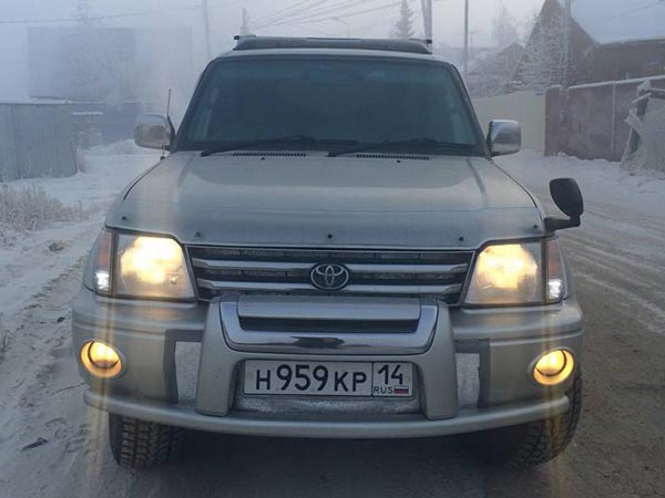 பனிப் பிரதேசத்தை தனி மனுஷியாக காரில் கடந்து சாதித்த இந்திய பெண்!