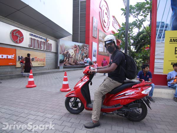  டிவிஎஸ் வீகோ ஸ்கூட்டருடன் புத்தாண்டு கொண்டாட்டம் ஆரம்பம்!