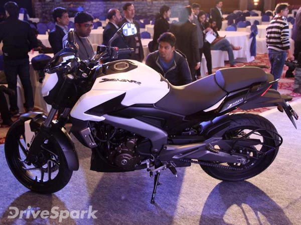 பஜாஜ் டோமினார் 400 பைக்கின் டெலிவிரி துவங்கும் தேதி விபரம்!