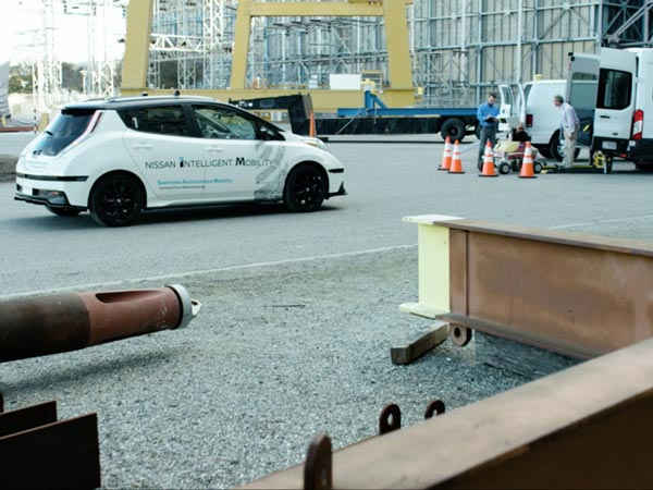 'டெஸ்க் ஜாப்' ஆக மாறப்போகும் டிரைவர் வேலை!