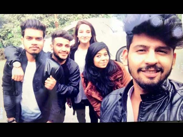 மரத்தில் மோதி அப்பளமாகிய ஹோண்டா சிட்டி கார்!