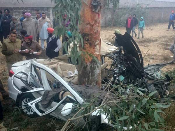 மரத்தில் மோதி அப்பளமாகிய ஹோண்டா சிட்டி கார்!