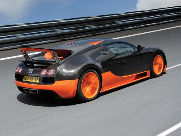 வாழ்க்கையில் ஒருமுறையாவது ஓட்டி பார்க்கத் தூண்டும் டாப் 9 கார்கள்!