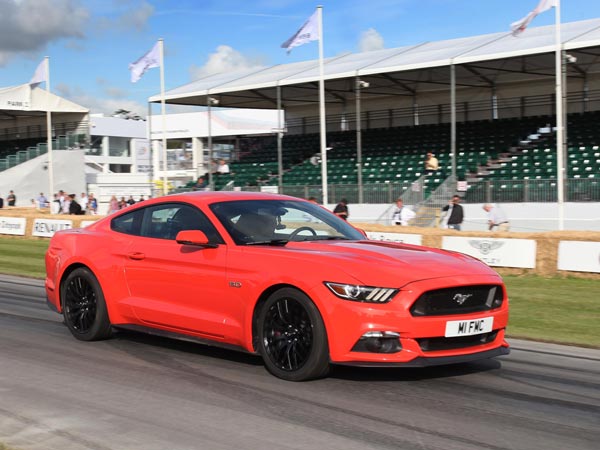 08. ஃபோர்டு மஸ்டாங்