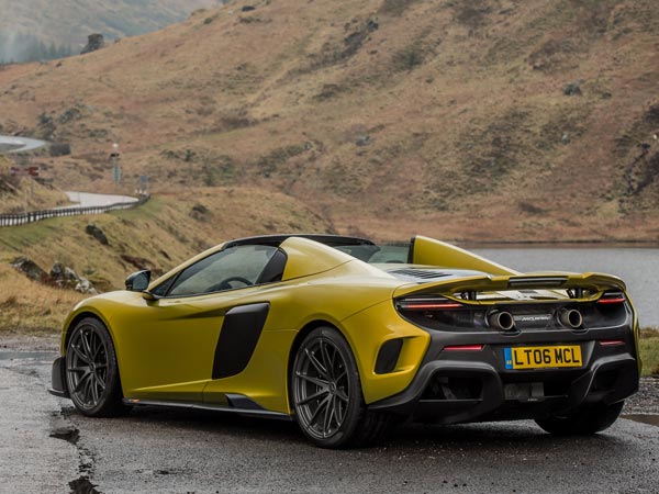 வாழ்க்கையில் ஒருமுறையாவது ஓட்டி பார்க்கத் தூண்டும் டாப் 9 கார்கள்!